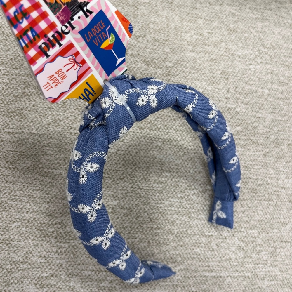 NWT ⚜️💙⚜️ Piper K Gorgeous Blue Floral Denim Embroided  Headband - Picture 4 of 12